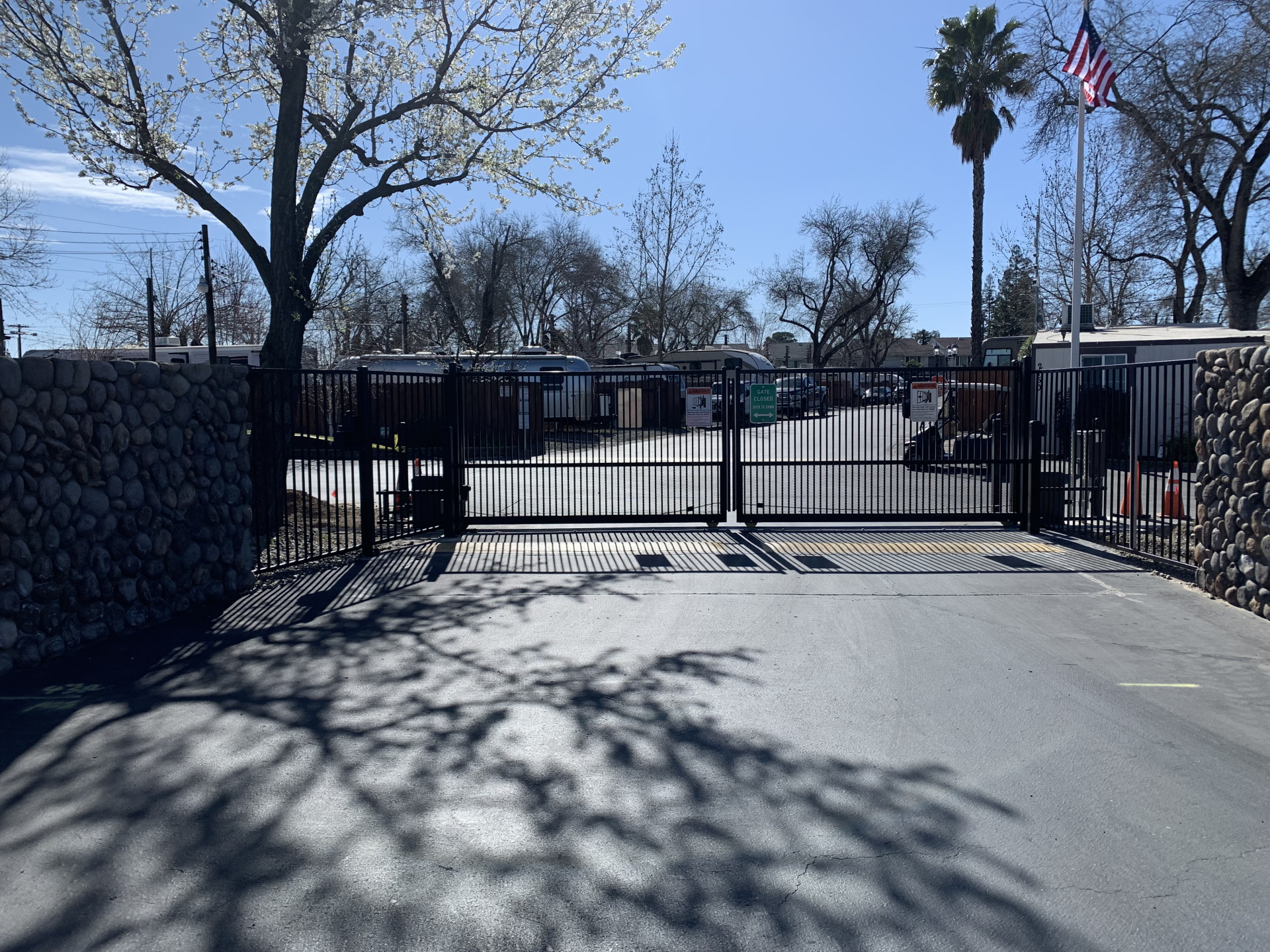 Sacramento Shade RV Park Gate